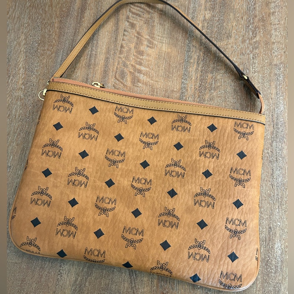 MCM Visetos Liz Shopper Zipper Clutch